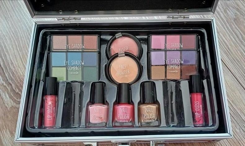 Make-up koffer met diverse make-up, Ophalen, Gehele gezicht, Make-up