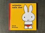 Dick Bruna - nijntje aan zee. (Hardcover), Ophalen of Verzenden, Zo goed als nieuw, Dick Bruna