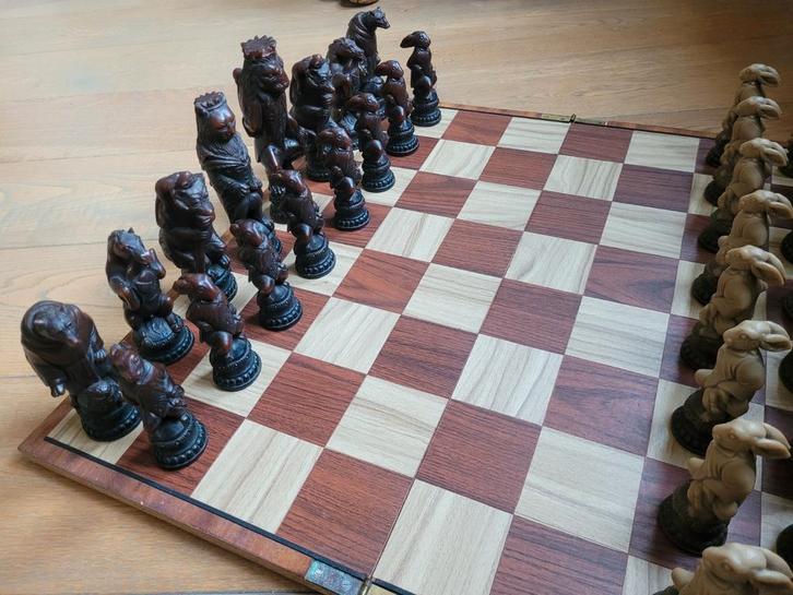 Bijzonder Schaakspel/ Reinaert de Vos - Mooi bewerkt, Huis en Inrichting, Stoffering | Behang, 75 m² of meer, Ophalen of Verzenden