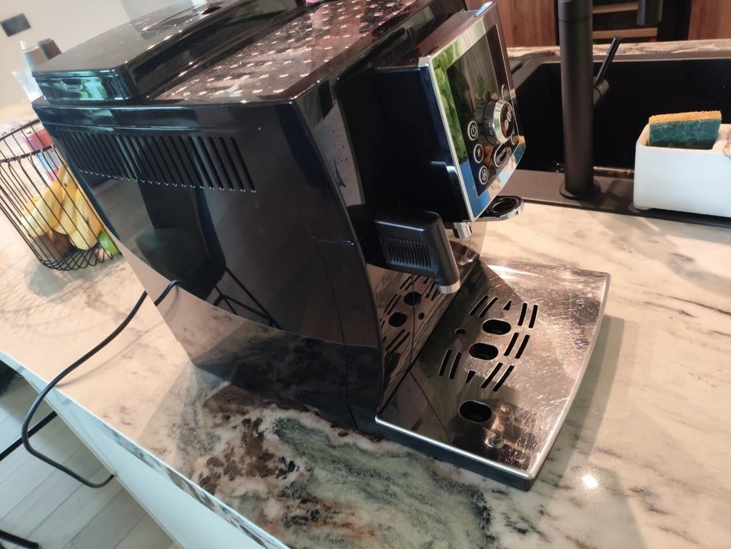 De'Longhi ECAM Cappuccino Koffiemachine, Gebruikt, Koffiemachine, Afneembaar waterreservoir, Koffiebonen