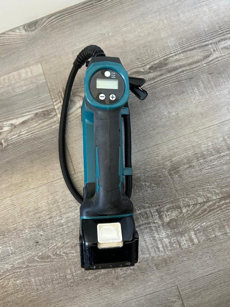 Makita DMP180 Draagbare Luchtcompressor 18V met 3Ah Accu, Doe-het-zelf en Verbouw, Compressors, 6 tot 10 bar, Ophalen of Verzenden