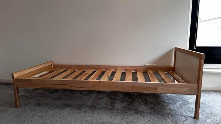 IKEA Kinderbed met lattenbodem 70x160 cm met Matras+dekje, Kinderen en Baby's, Kinderkamer | Bedden, Gebruikt, 140 tot 160 cm