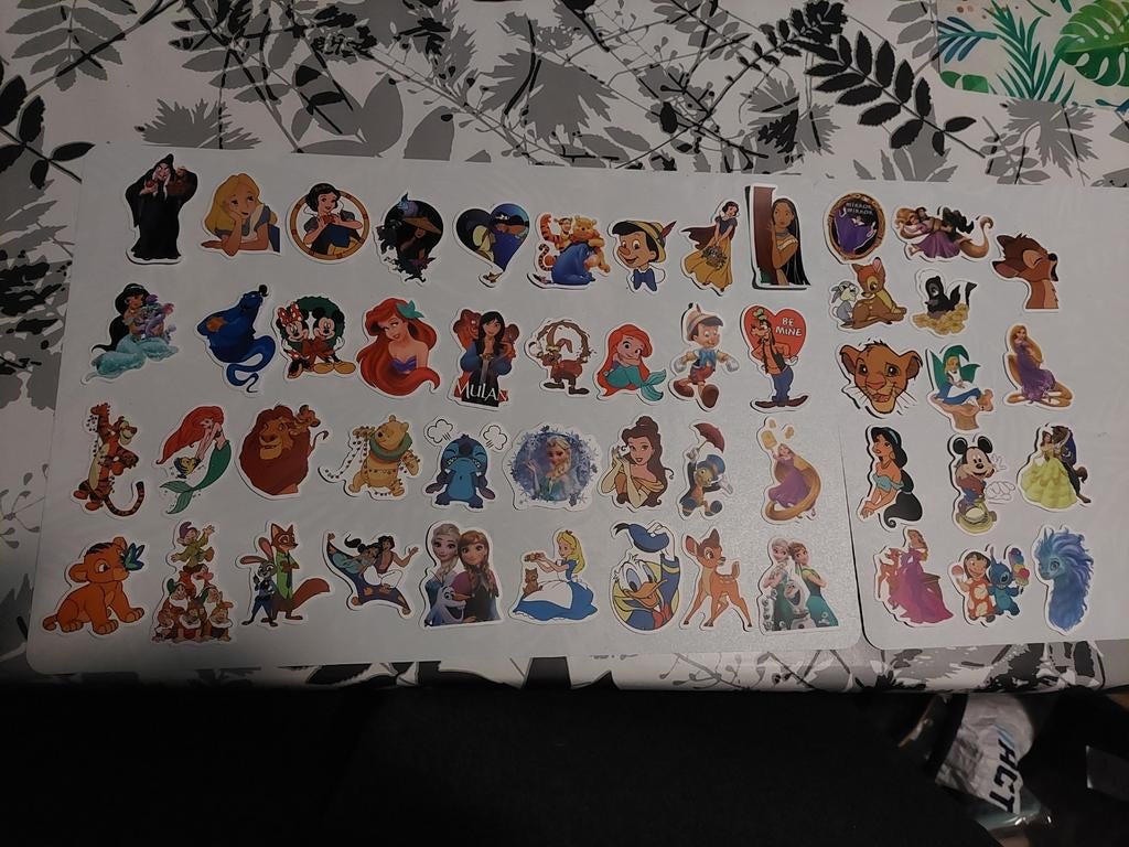 50 Disney & Friends. Stickers. Nieuw., Ophalen of Verzenden, Nieuw, Meerdere stickers