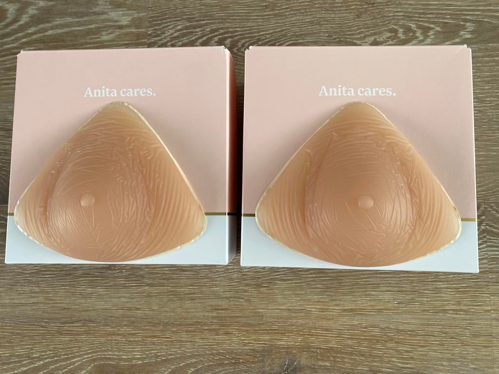 2 x siliconen Anita borstprothesen maat 2/65 cupmaat A, Diversen, Ophalen of Verzenden, Zo goed als nieuw