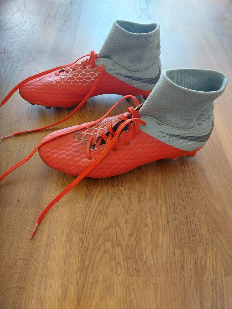 Nike voetbal schoenen, Ophalen, Gebruikt, Maat XS of kleiner, Schoenen