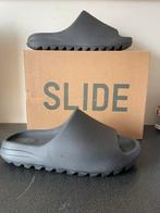 Adidas Yeezy Slide grijs maat 44, Kleding | Heren, Schoenen, Ophalen of Verzenden, Zo goed als nieuw, Zwart