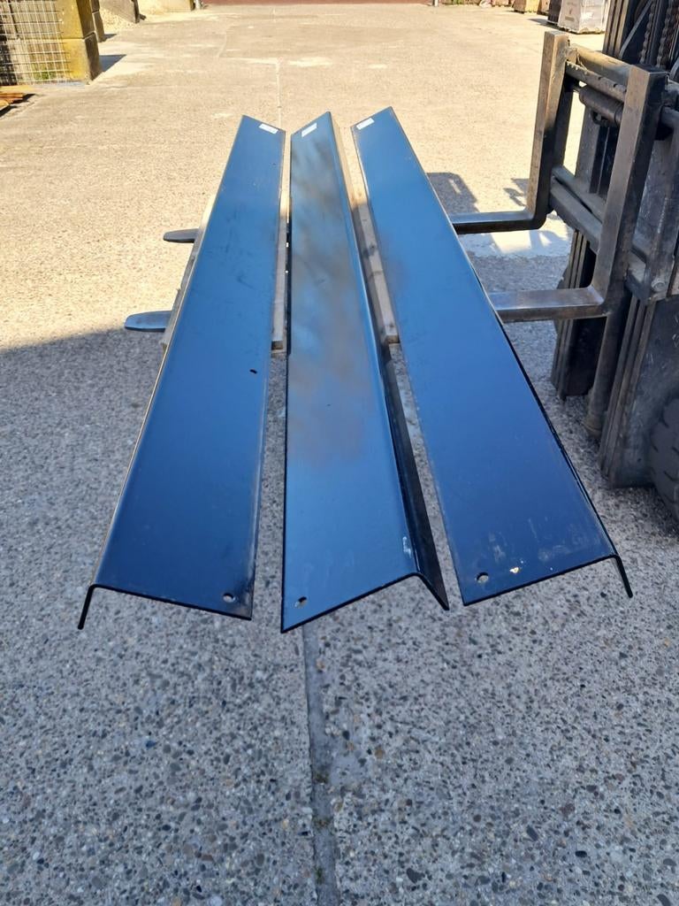 Hoeklijn / stalen lateien zwart Ral 9005, Doe-het-zelf en Verbouw, Metalen, Nieuw, Ophalen