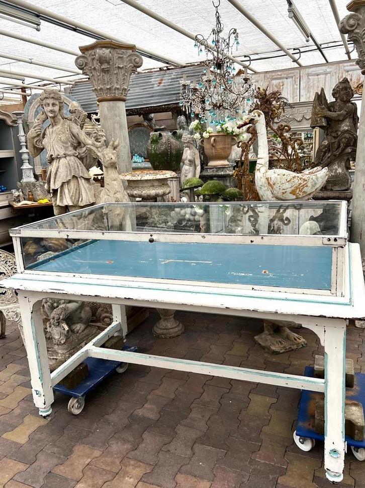 Prachtige Oude Tafel Vitrine Display met Smeedijzer, Antiek en Kunst, Antiek | Meubels | Tafels, Ophalen