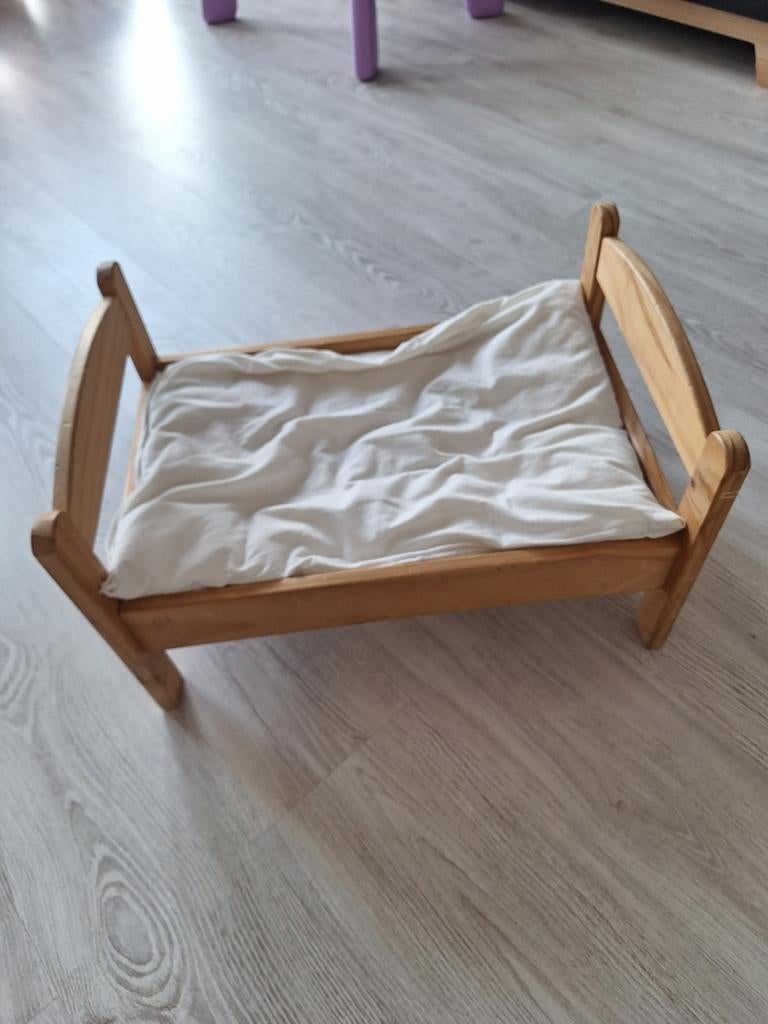 Poppenbed hout, Ophalen