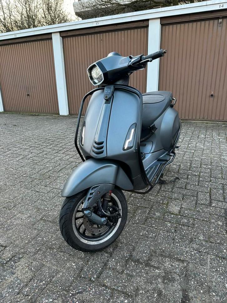 Vespa sprint full malossi 80cc, Fietsen en Brommers, Snorfietsen en Snorscooters, Zo goed als nieuw, Benzine, Ophalen of Verzenden