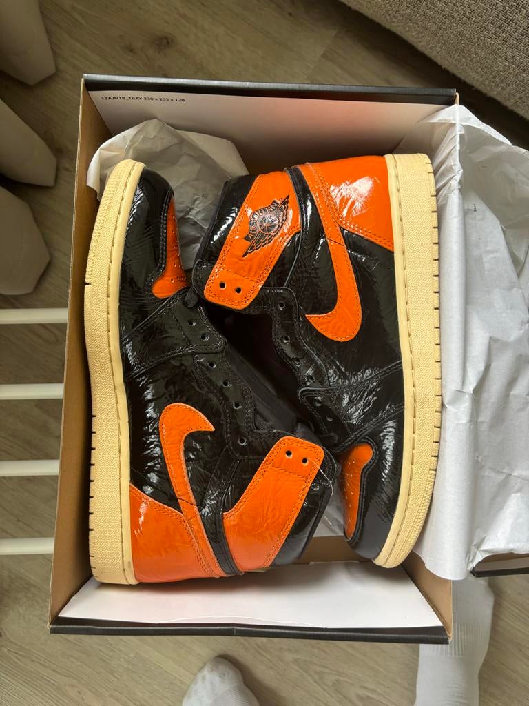 Air Jordan 1 Retro High "Shattered Backboard 3.0" maat 44, Ophalen of Verzenden, Nieuw, Zwart, Sneakers of Gympen