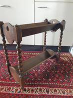 Bijbel(boeken) standaard/rek getorst. Of krantenbak., Ophalen