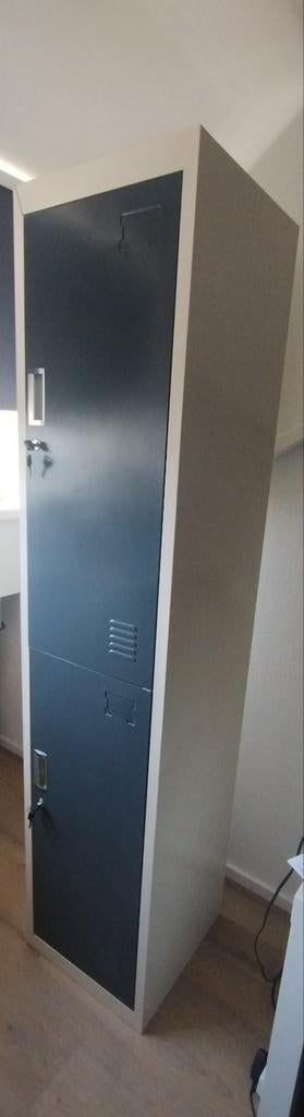 Te koop lockerkast, Ophalen, Zo goed als nieuw