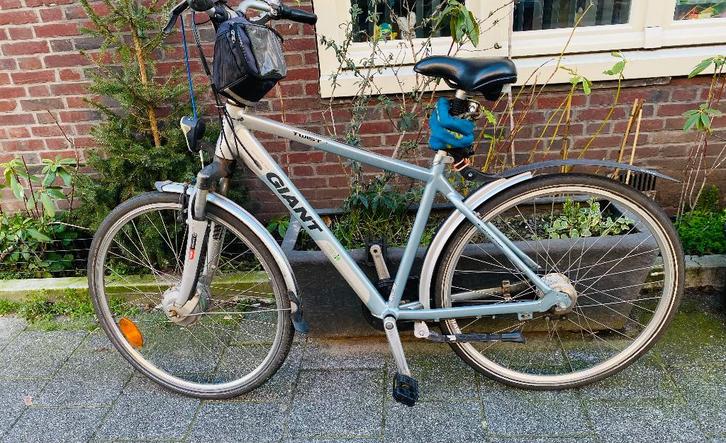 Fiets GIANT, Fietsen en Brommers, Fietsen | Dames | Damesfietsen, Zo goed als nieuw, Giant, Versnellingen, Ophalen