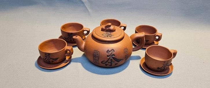 Een vintage Yixing Zisha handgemaakte theeservies, Antiek en Kunst, Antiek | Keramiek en Aardewerk, Verzenden