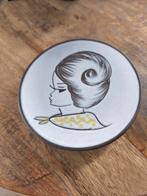 Vintage Aalten & Couzijn keramiek wandbordje, Ø 14 cm, Ophalen of Verzenden