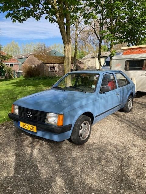 Opel Kadett 1.2 S 1983, Auto's, Zwart, 4 cilinders, Kadett, Blauw