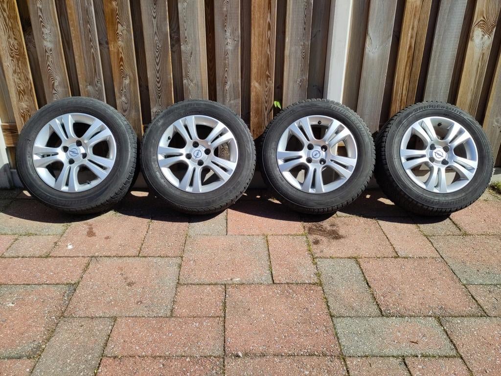 Opel 16 inch winterbanden met aluminium velgen, Auto-onderdelen, Banden en Velgen, Ophalen, Gebruikt, 16 inch, Banden en Velgen