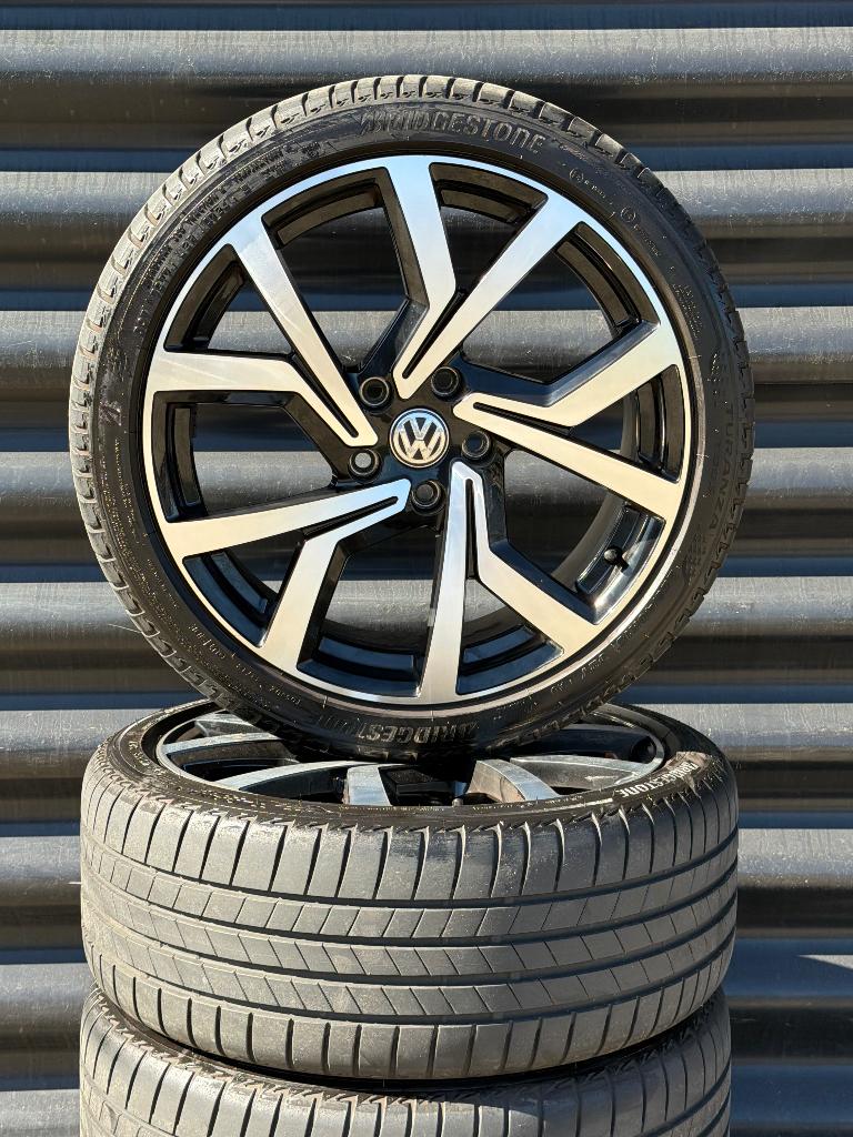 18” Brecia model VW Caddy Golf 7 8 GTI GTD velgen Banden, Auto-onderdelen, Banden en Velgen, Ophalen, 18 inch, Gebruikt, Band(en)
