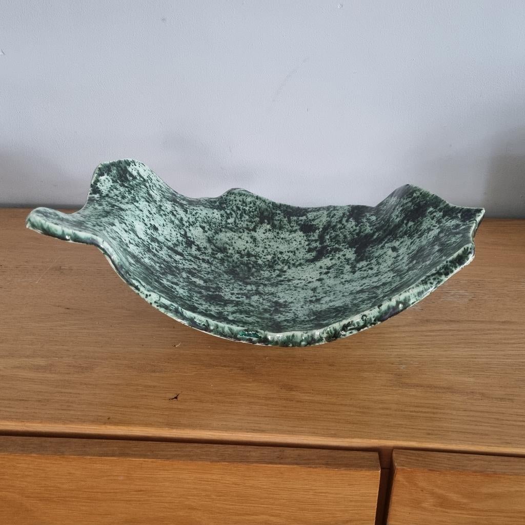 Mooie groene schaal voor de sier of fruitschaal, Huis en Inrichting, Woonaccessoires | Schalen en Manden, Porselein of Keramiek