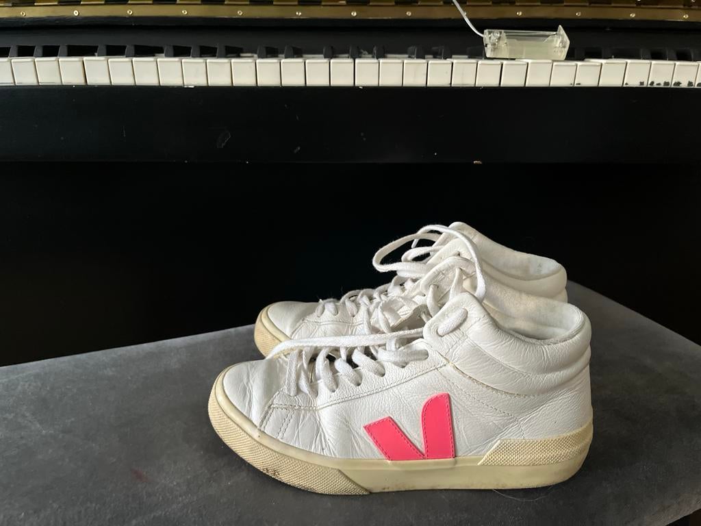 Witte Veja sneakers - nog een ronde mee!, Verzenden, Gedragen, Wit, Sneakers of Gympen