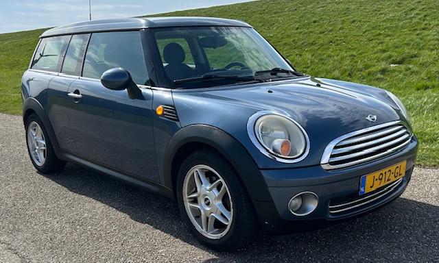 Mini Clubman 1.6 Cooper 2010 Blauw Airco/Deels leer, Auto's, Voorwielaandrijving, 40 €/maand, 4 cilinders, Leder en Stof