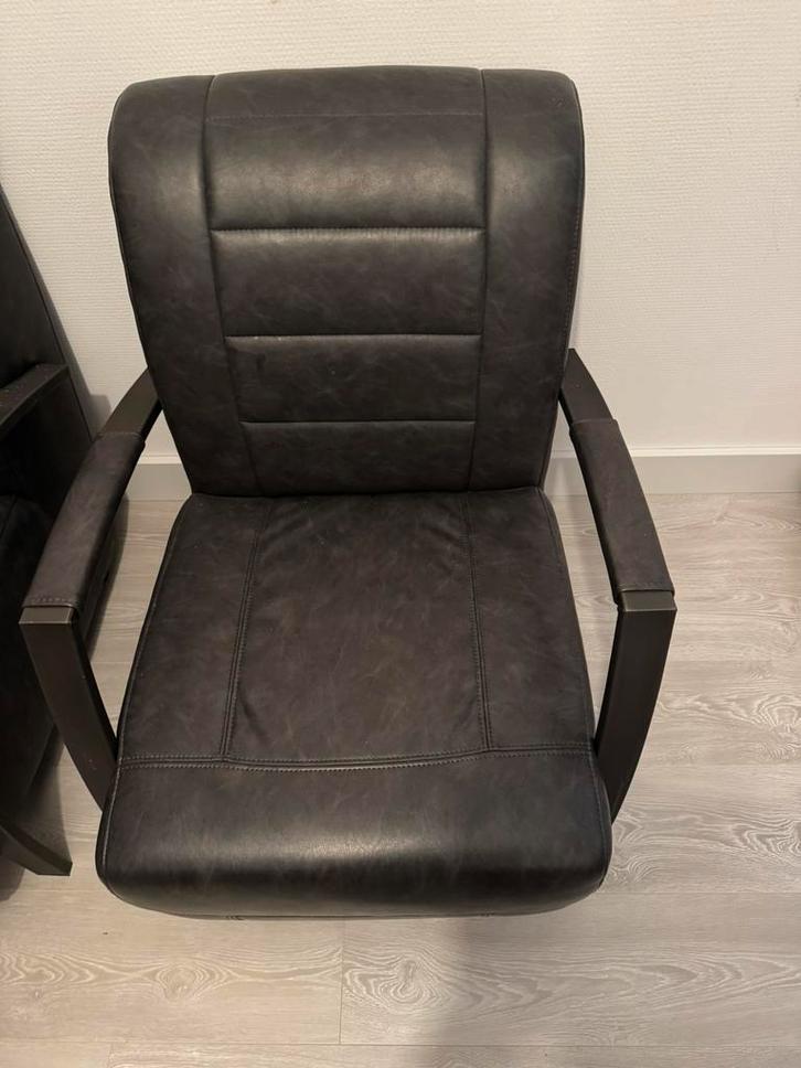 4 eetkamer stoelen!, Huis en Inrichting, Fauteuils, Zo goed als nieuw, 50 tot 75 cm, Minder dan 75 cm, Ophalen