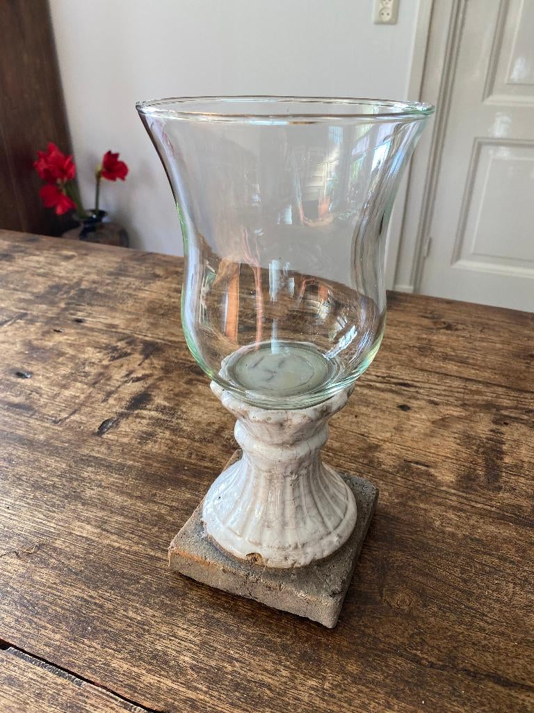 Brocante windlicht met aardewerk voet, Antiek en Kunst, Ophalen of Verzenden