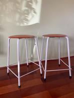 Twee vintage industriële krukjes, Ophalen, Gebruikt