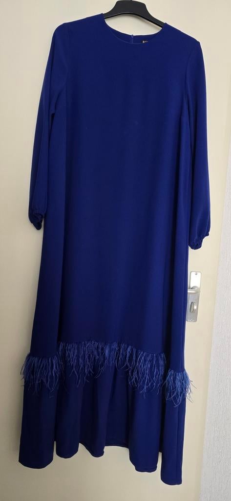 Kobaltblauwe jurk met veren detail, Kleding | Dames, Jurken, Blauw, Maat 46/48 (XL) of groter, Ophalen of Verzenden, Onder de knie