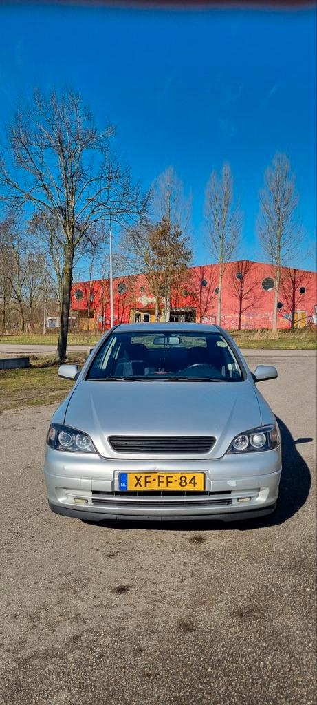 Opel Astra 1.6 I 1998 Grijs (Urgent sell), Auto's, Opel, Particulier, Astra, Airbags, Airconditioning, Elektrische ramen, Benzine