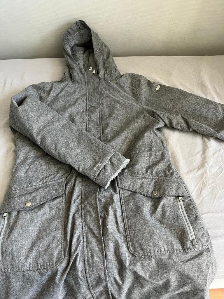 Lichtgrijze parka maat 42, Ophalen of Verzenden, Zo goed als nieuw, Maat 42/44 (L), Grijs