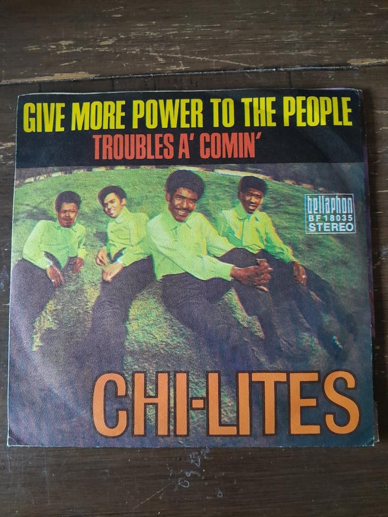 Chi- lites 7 inch give more power to the people, Ophalen of Verzenden, Zo goed als nieuw, Pop