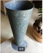 Vaas zink hoogte 63 cm diameter 24 cm, Overige materialen, Overige kleuren, 50 tot 75 cm, Ophalen of Verzenden