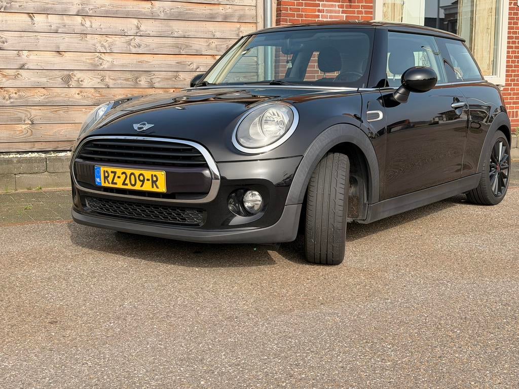 Mini 1.5 Cooper 2018 Zwart, Voorwielaandrijving, 136 pk, 4 stoelen, Origineel Nederlands