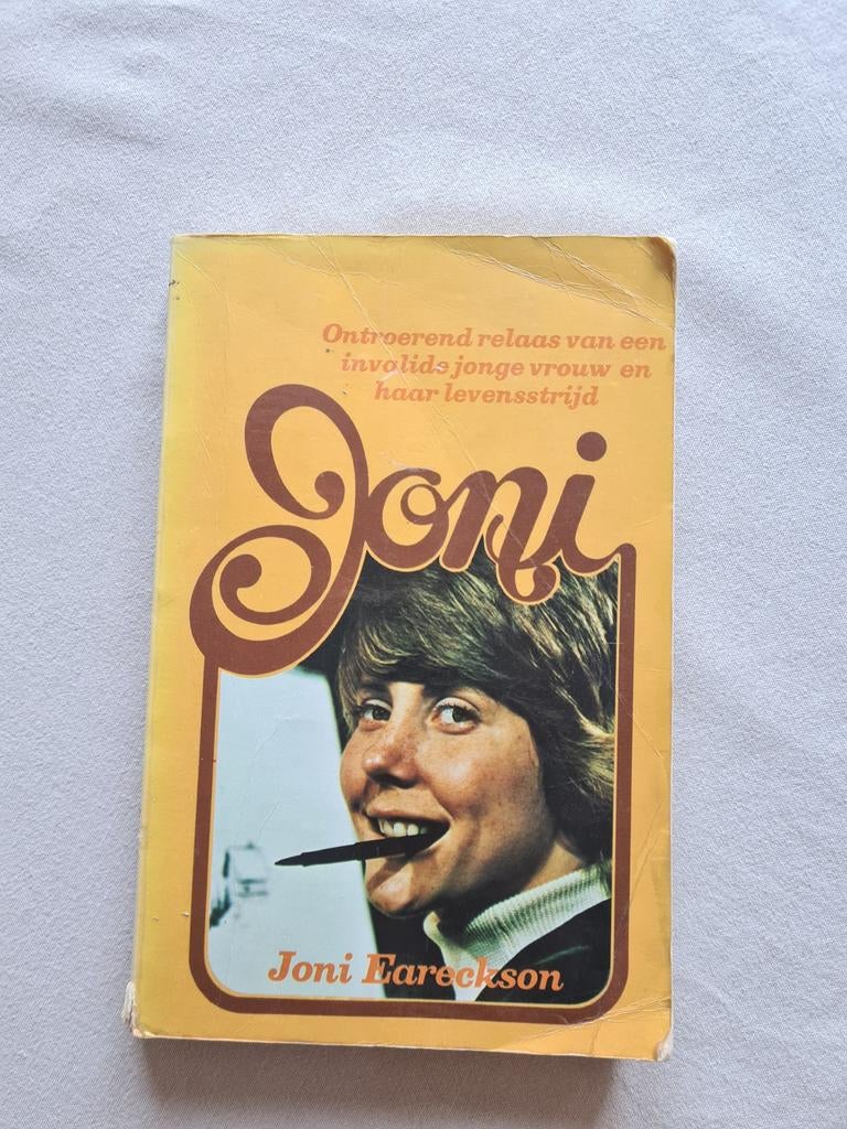 JoniOntroerend relaas van een invalide jonge vrouw en haar l, Ophalen of Verzenden, Gelezen, Diverse