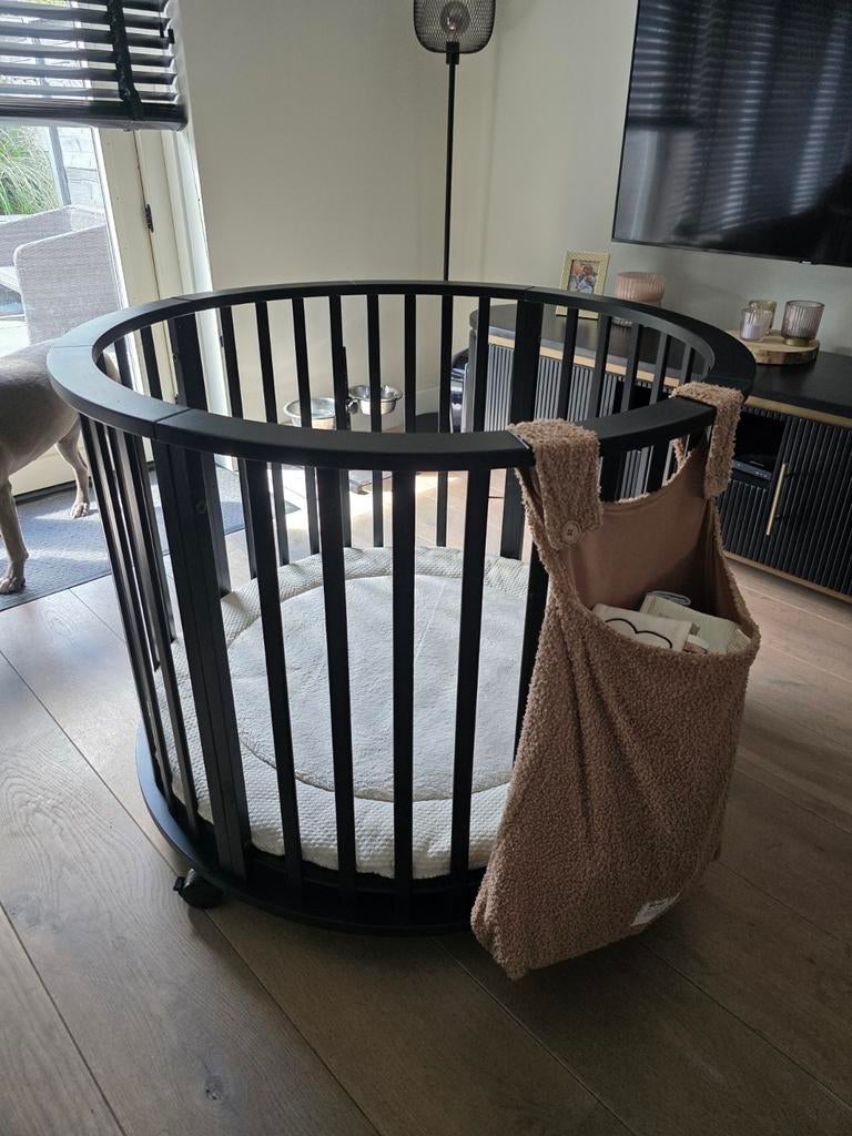 Puck box rond zwart met wieltjes, Kinderen en Baby's, Boxen, Ophalen, Zo goed als nieuw, Rond, Boxkleed