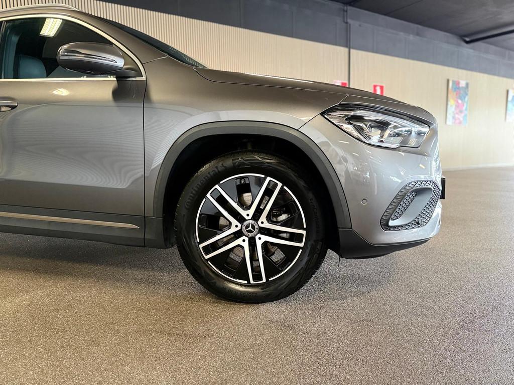 Mercedes-Benz GLA 200 Progressive-CAMERA-APPLE CARPLAY-ECC-S, Auto's, 12 maanden, 15 km/l, 4 cilinders, 165 pk
