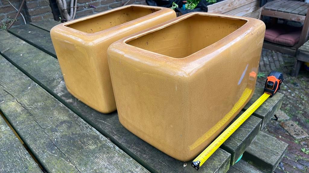 Twee oker gele plantenbakken glazuur voor BINNEN, Tuin en Terras, Bloempotten, Ophalen, Steen, Gebruikt, Binnen