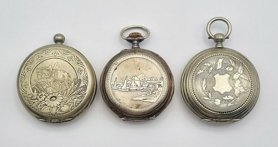 1367. Drie zakhorloges - Zilveren Bulla, begin 20e eeuw, Ophalen of Verzenden