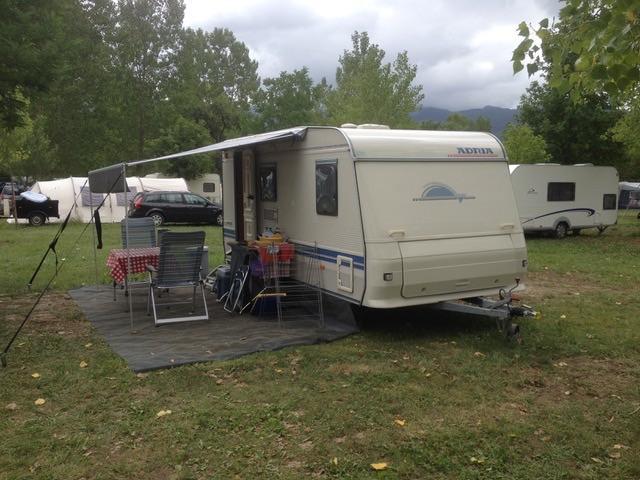 Caravan, Caravans en Kamperen, Caravans, Particulier, tot en met 4, 750 - 1000 kg, Treinzit, Adria, Frans bed, Omvormbare zithoek