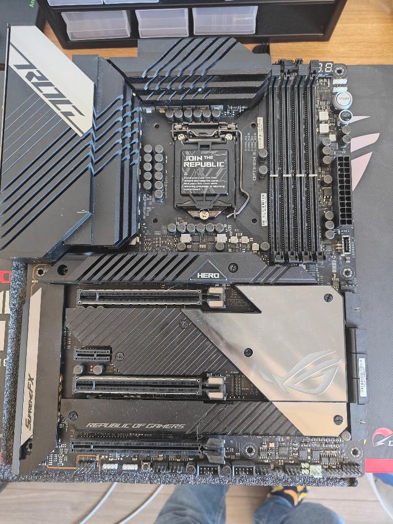 ASUS ROG Maximus XIII HERO (Z590), Gebruikt, DDR4, Ophalen of Verzenden, ATX