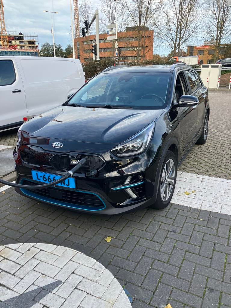 Kia Niro Elektrisch 204pk Aut 2021 Zwart, Auto's, 1712 kg, Zwart, Elektrisch, 630 min