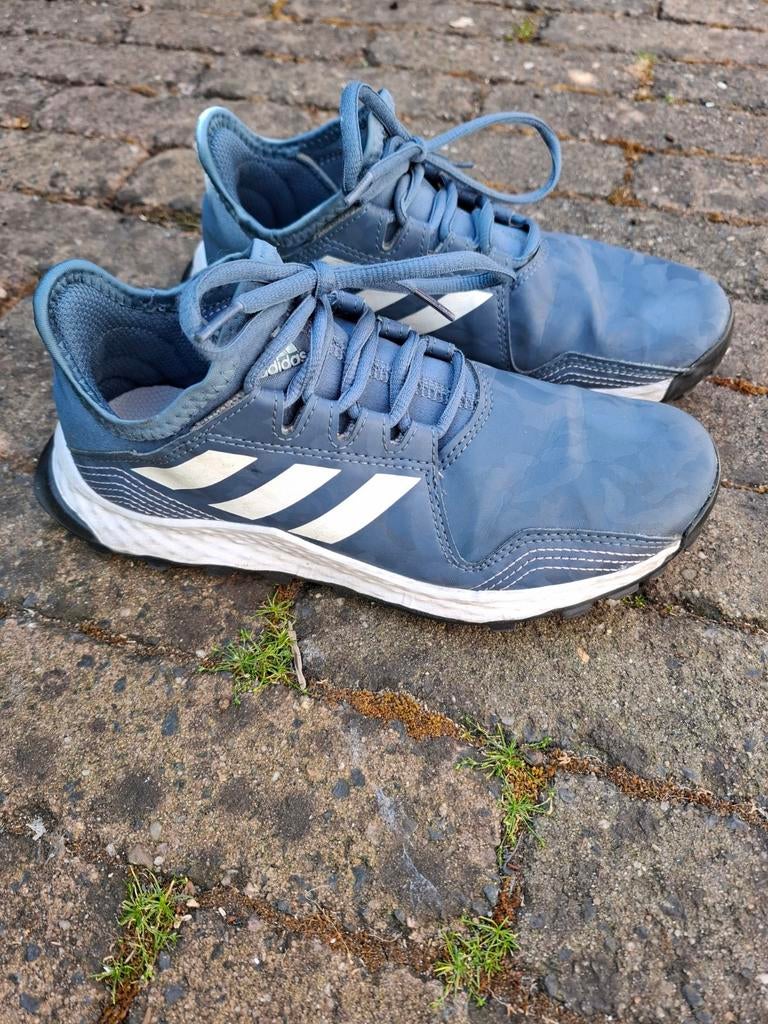 Hockeyschoenen of korfbalschoenen Adidas maat 36, Ophalen of Verzenden, Zo goed als nieuw, Schoenen
