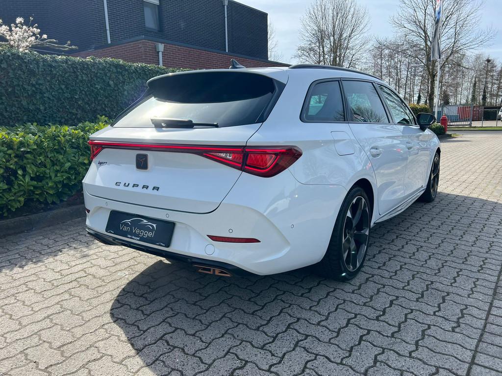 CUPRA Leon Sportstourer 1.4 e-Hybrid VZ Performance pano, le, 77 km/l, Gebruikt, Zwart, 4 cilinders