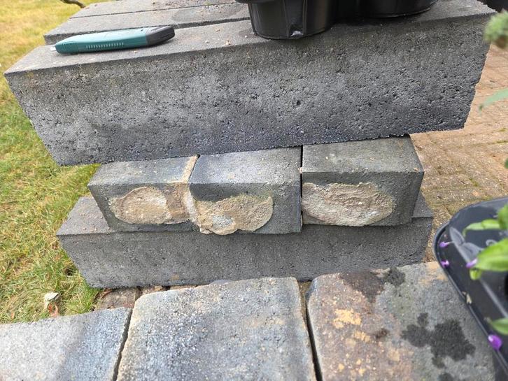 GRATIS 18 antraciet stapelbakken, Tuin en Terras, Tegels en Klinkers, Gebruikt, Ophalen