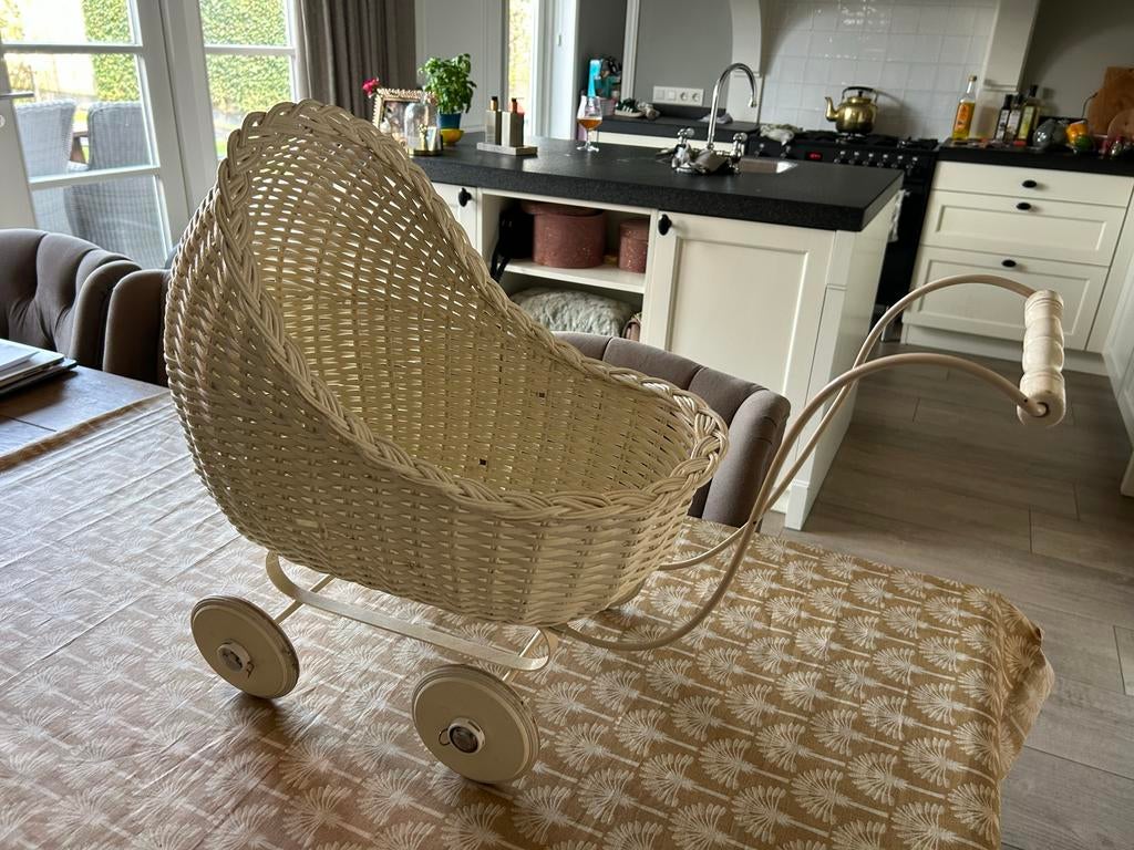 Vintage rieten poppenwagen / speelwagen, Ophalen, Gebruikt, Overige typen