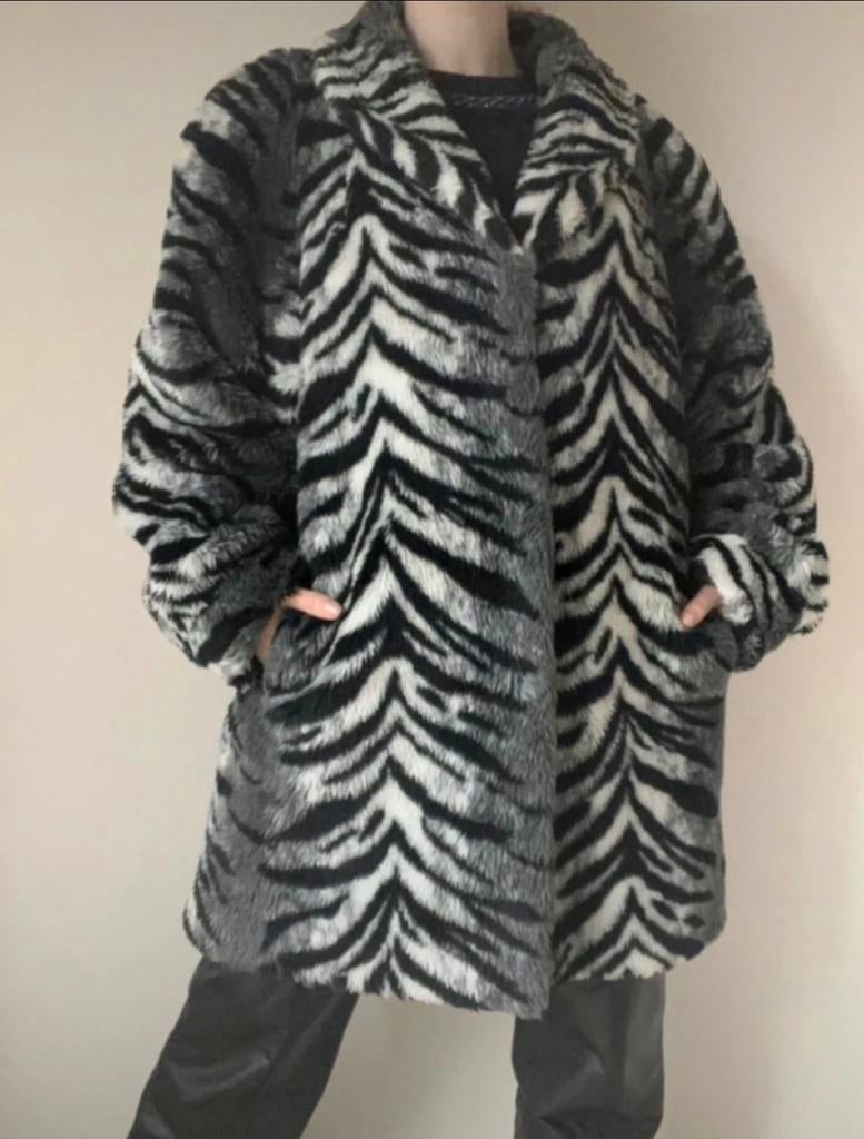 Zebraprint nep bontjas,L. Fake fur boho bohemian dierenprint, Verzenden, Maat 42/44 (L), Vintage, Grijs