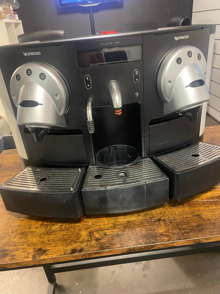 Nespresso Gemini 220 Professionele Koffiemachine nieuw, Witgoed en Apparatuur, Ophalen, Gebruikt, 10 kopjes of meer, Koffiemachine