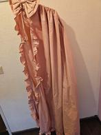 Piekstok voor wiegje met roze sluier, Ophalen, Wieg